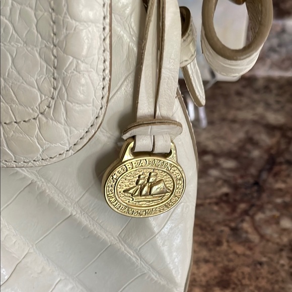 Brahmin White Leather Shoulder Bag with Pleated Design - Picture 3 of 11